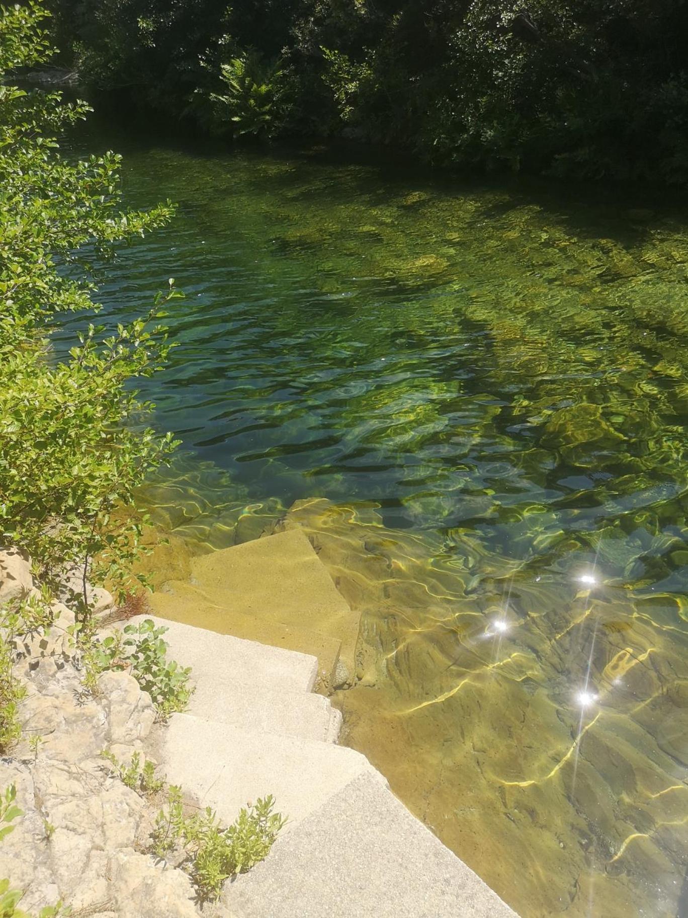 Villa Les Pieds Dans L'Eau Le Pont du Travo Dış mekan fotoğraf